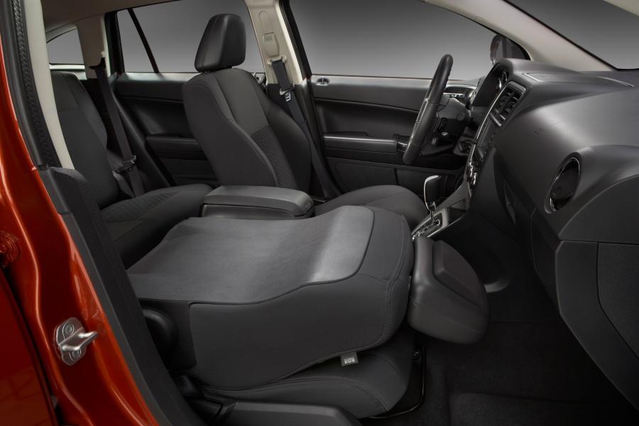  Dodge Caliber SXT 2009 года  (фото 38 из 47)